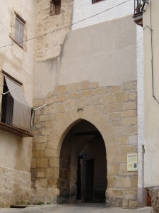 Descriptiva del Portal de San Gregorio en Beceite